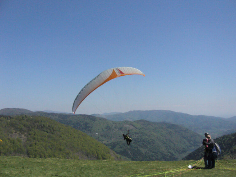 Parapente au Ballon d'Alsace © OT Masevaux